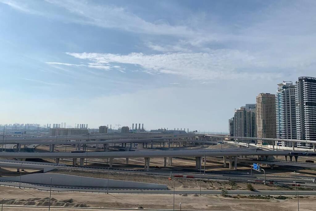 Cozy 2Bhk Near To Dmcc Metro Station -505 Leilighet Dubai Eksteriør bilde