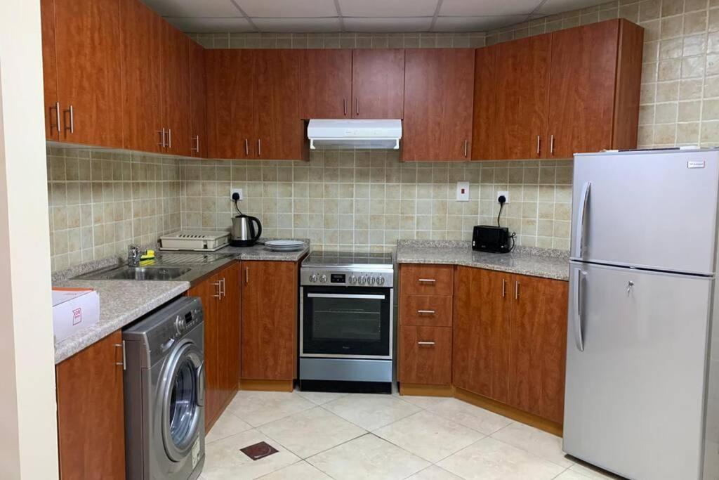 Cozy 2Bhk Near To Dmcc Metro Station -505 Leilighet Dubai Eksteriør bilde